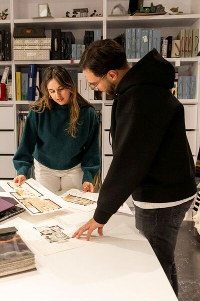 Studenten Jan des Bouvrie buigen zich over ontwerpen